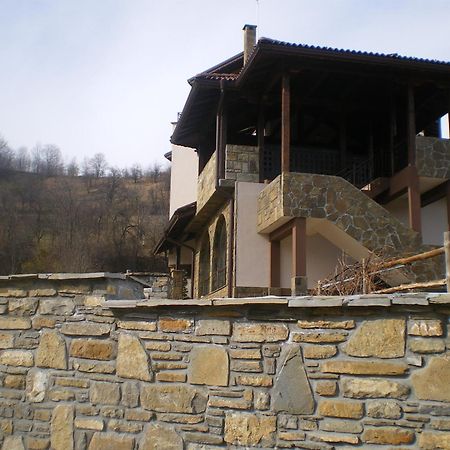 Family Hotel Balkana Apriltsi  Esterno foto