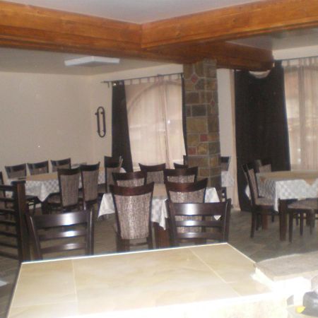Family Hotel Balkana Apriltsi  Esterno foto