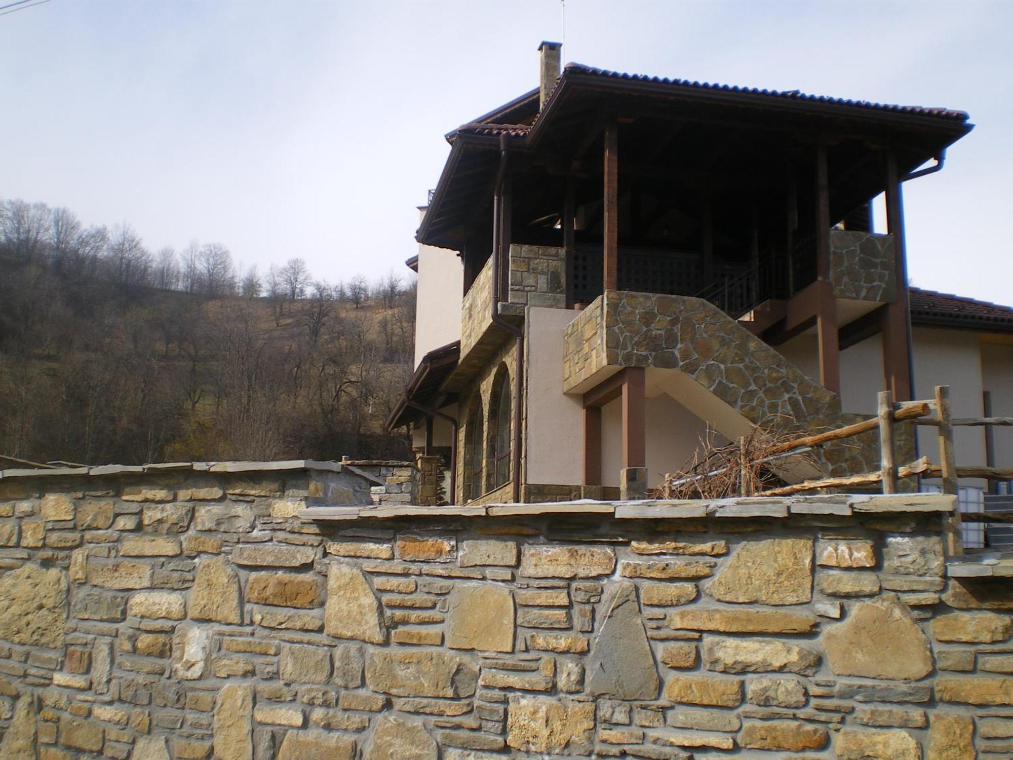 Family Hotel Balkana Apriltsi  Esterno foto