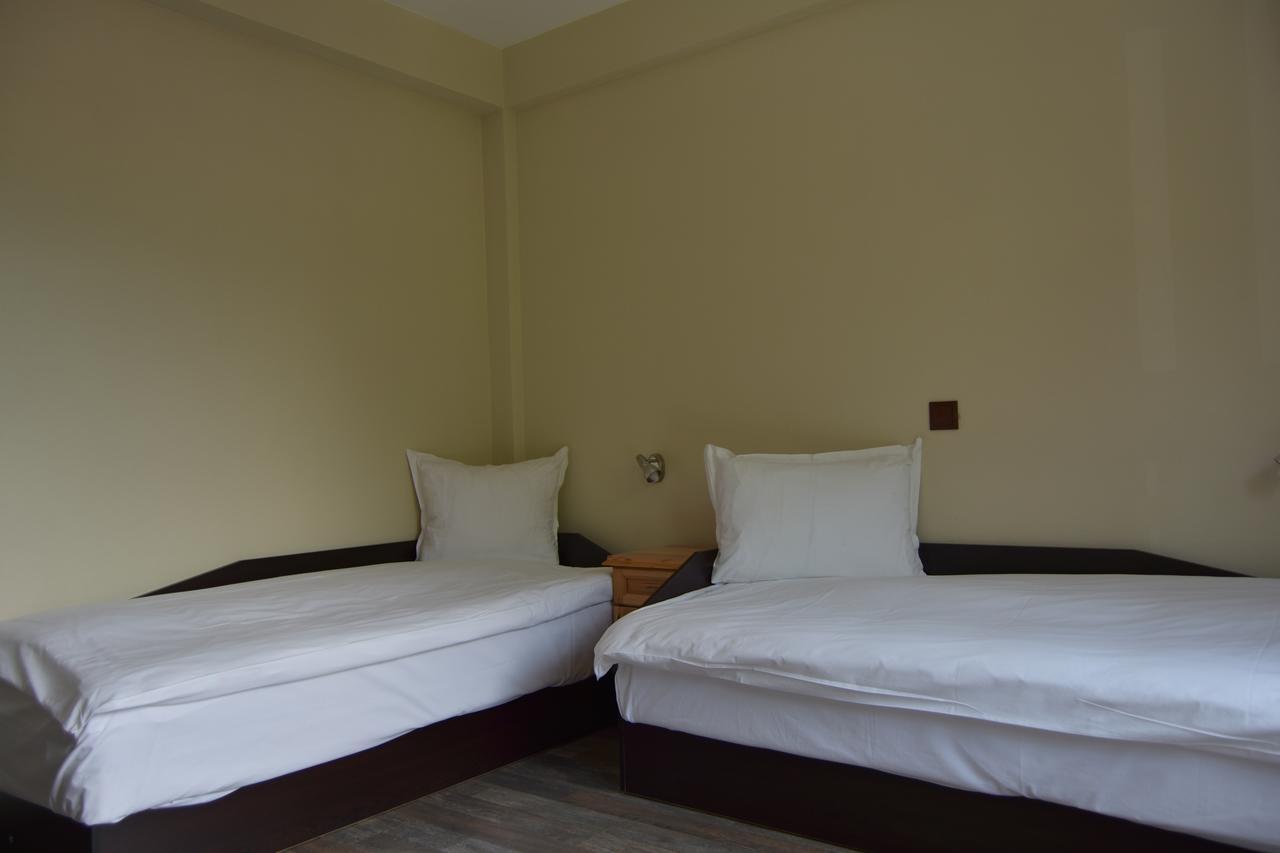 Family Hotel Balkana Apriltsi  Esterno foto