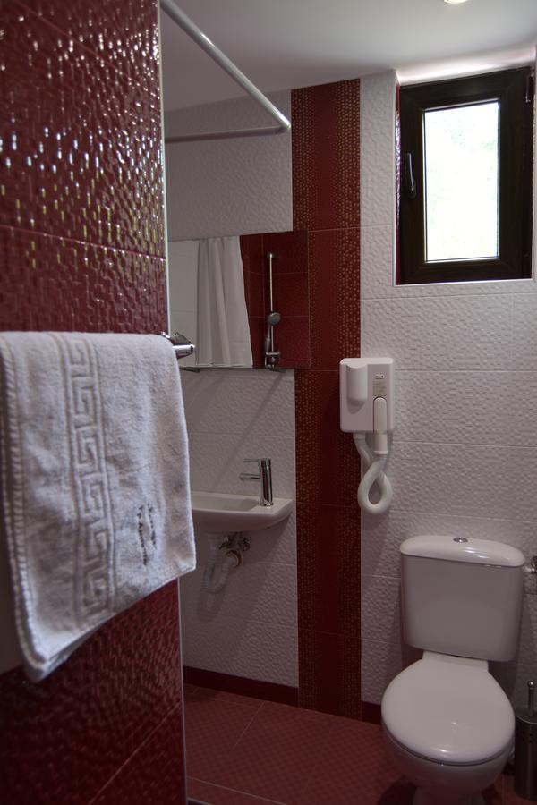 Family Hotel Balkana Apriltsi  Esterno foto