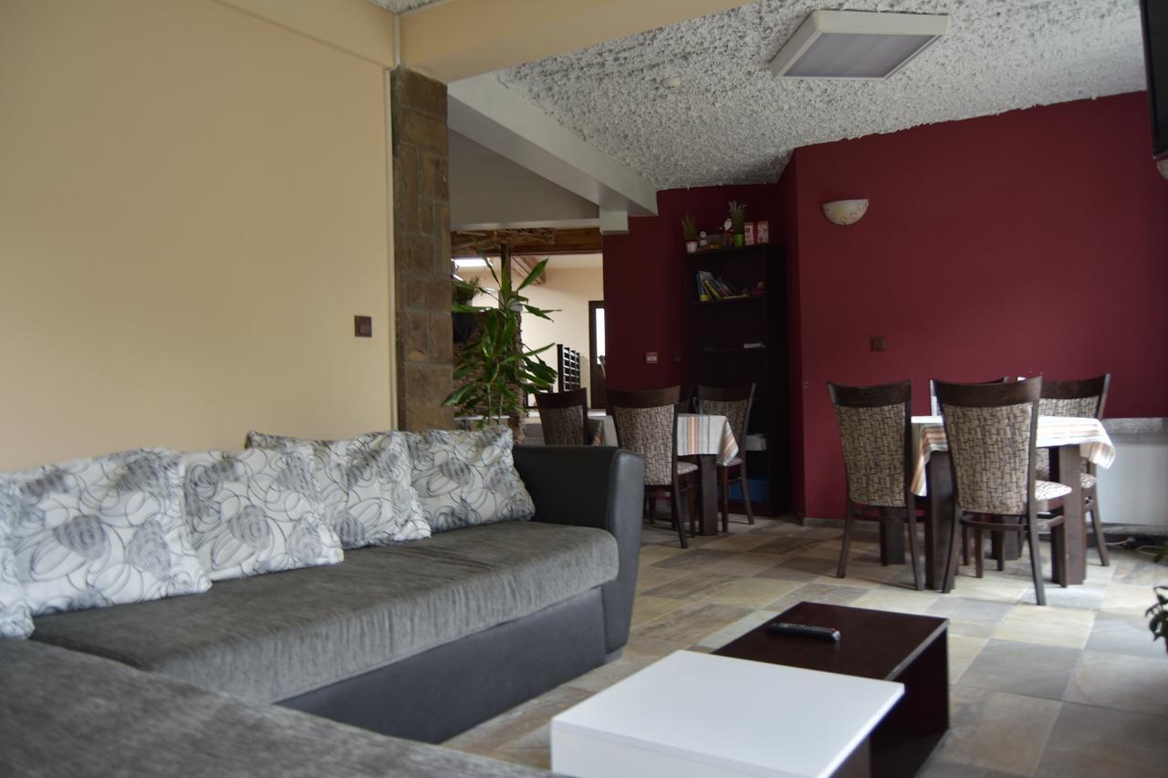 Family Hotel Balkana Apriltsi  Esterno foto
