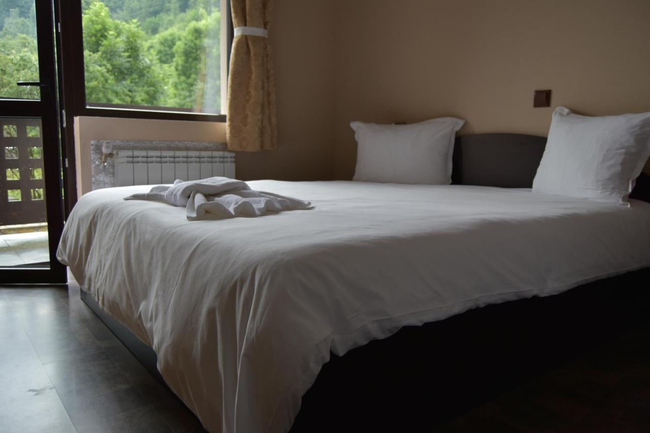 Family Hotel Balkana Apriltsi  Esterno foto
